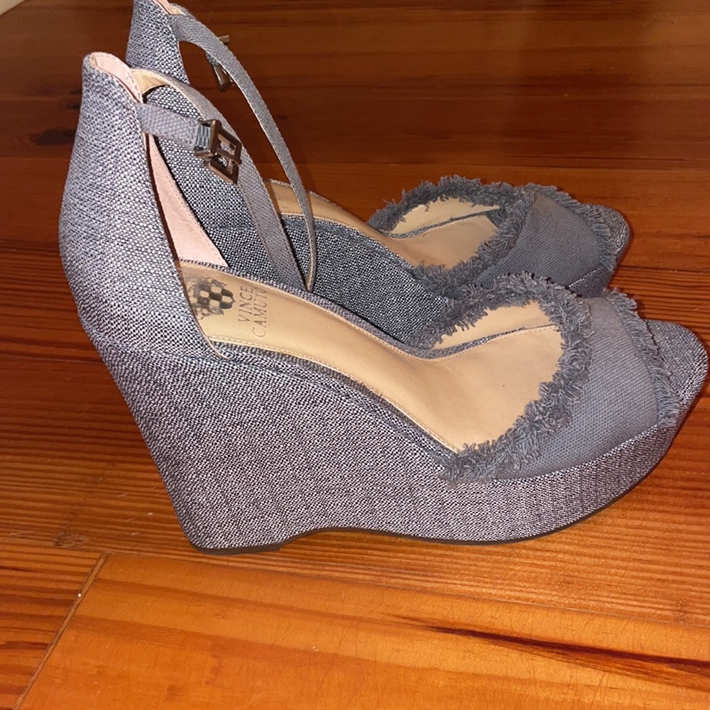 VINCE CAMUTO WEDGES- SIZE 10